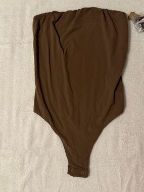 SKIMS Fits Everybody Strapless Thong Bodysuit Umber XS NWT